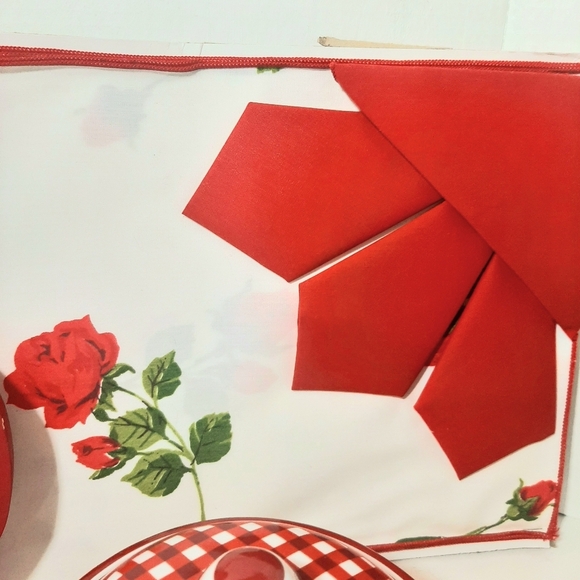 Red and White SALE BUNDLE.LOTS OF FUN - Picture 4 of 4